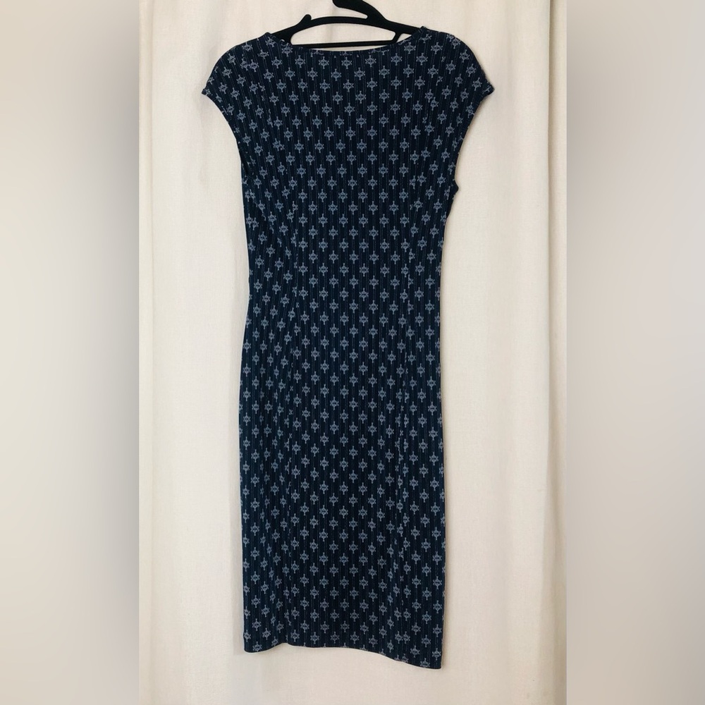 Tory Burch 100% Silk Navy Logo Print Dress Style 31142415 Cap Sleeve XS - Picture 5 of 16